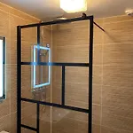 Maison Germes - & Standing - Traversants - Lits 180 King Size - Linge De Lit Et De Toilette Inclus - Parking A Proximite アパート Bagnères-de-Luchon