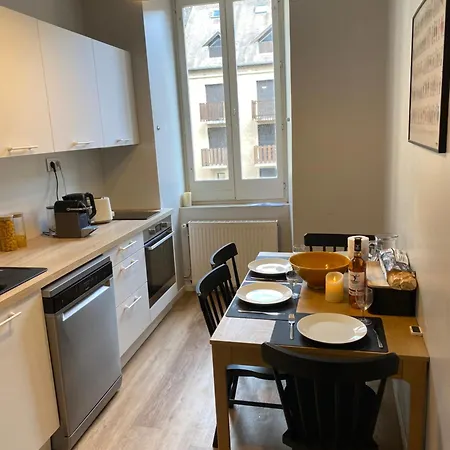Apartment & Standing, Traversant Avec Parking - Lits 180 King Size Et 160 Queen Size - Linge De Lit Et De Toilette Inclus