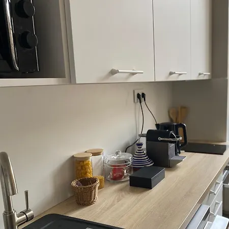 Apartment & Standing, Traversant Avec Parking - Lits 180 King Size Et 160 Queen Size - Linge De Lit Et De Toilette Inclus