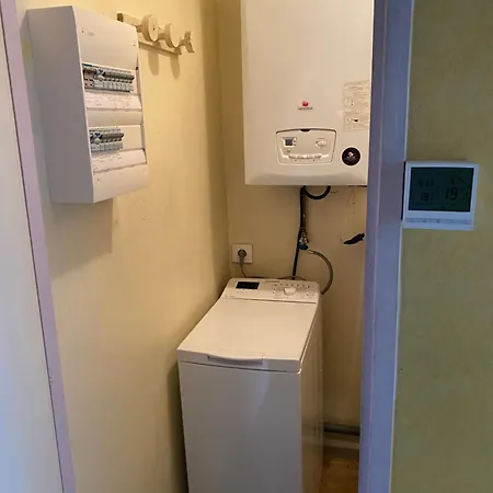 Apartment & Standing, Traversant Avec Parking - Lits 180 King Size Et 160 Queen Size - Linge De Lit Et De Toilette Inclus