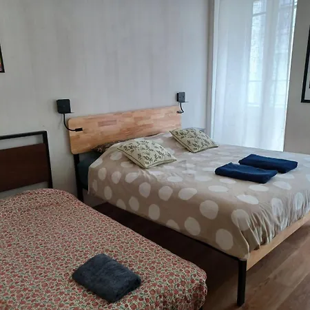 Apartment & Standing, Traversant Avec Parking - Lits 180 King Size Et 160 Queen Size - Linge De Lit Et De Toilette Inclus Bagneres-de-Luchon
