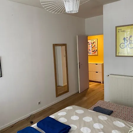 & Standing, Traversant Avec Parking - Lits 180 King Size Et 160 Queen Size - Linge De Lit Et De Toilette Inclus