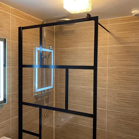 Maison Germes - & Standing - Traversants - Lits 180 King Size - Linge De Lit Et De Toilette Inclus - Parking A Proximite Апартаменты Bagneres-de-Luchon