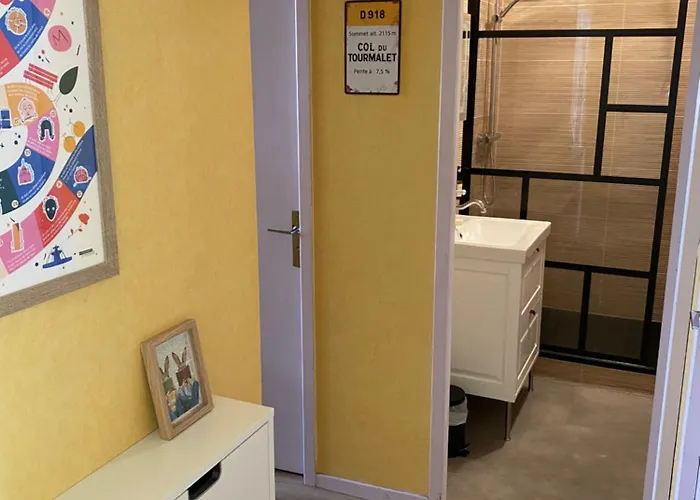 Maison Germès - Central&standing - Traversants - Lits 180 King Size - Linge De Lit Et De Toilette Inclus - Parking à Proximité Bagnères-de-Luchon